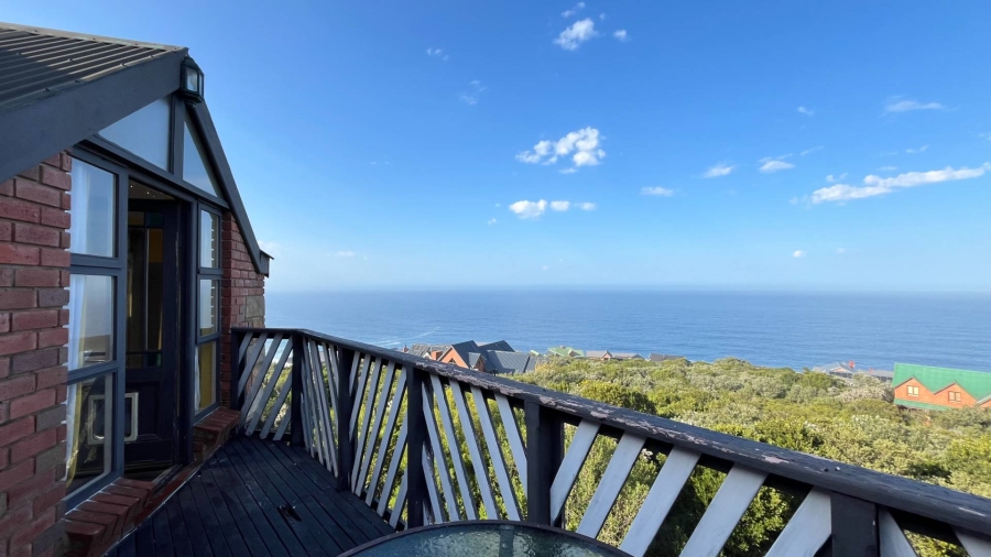 6 Bedroom Property for Sale in Herolds Bay Western Cape